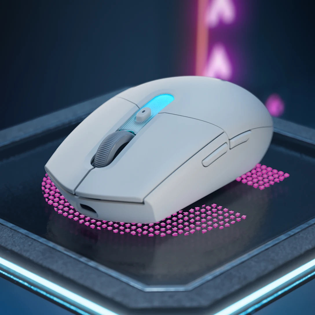 Mouse Gamer G305 X Superlight Blanco de Logitech G, en contexto de uso 2