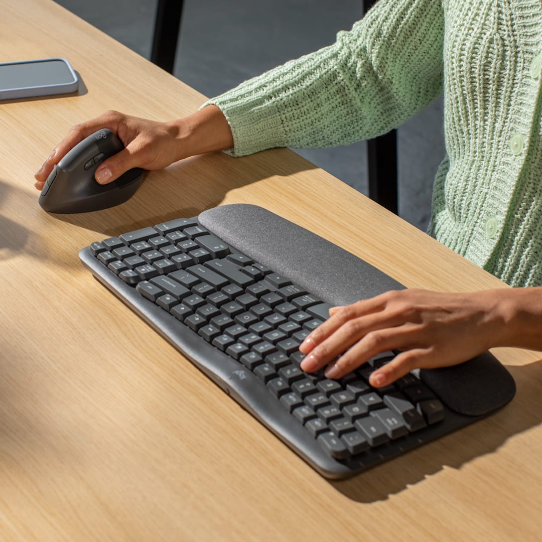 Combo Teclado y Mouse Ergonómico Wave Keys + Lift Grafito de Logitech, vista adicional 4