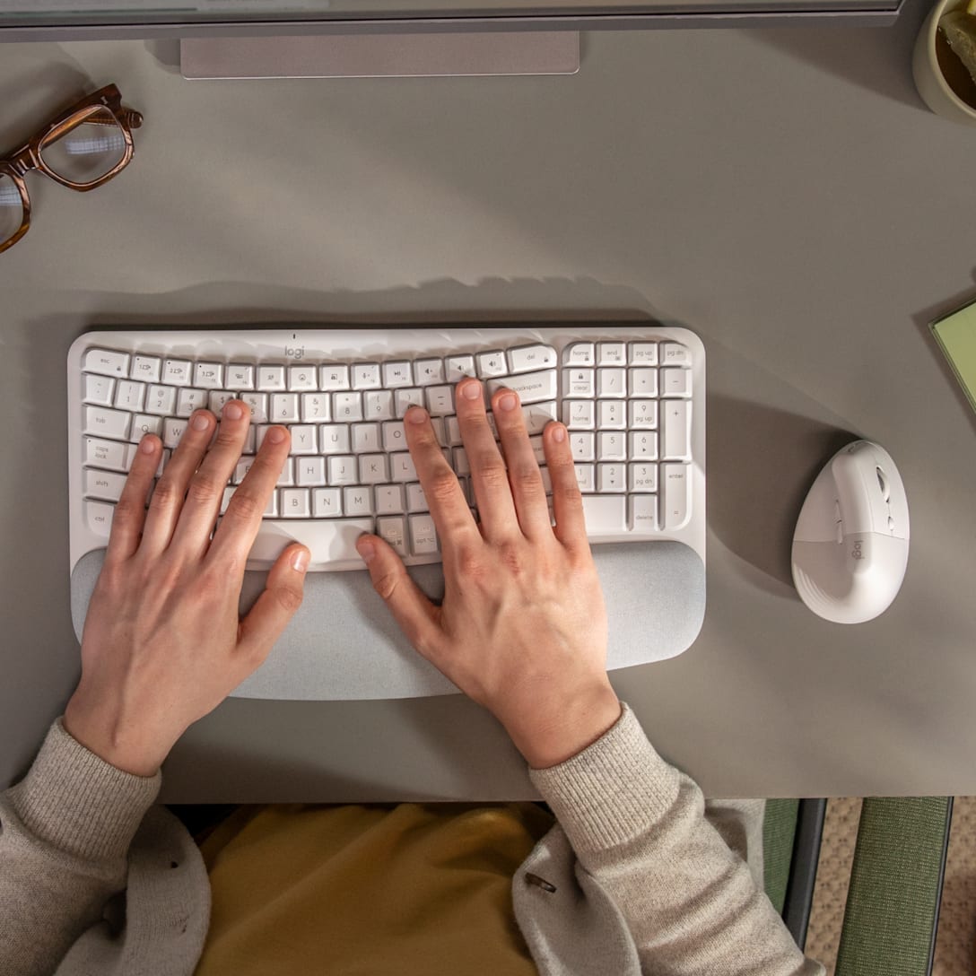 Combo Teclado y Mouse Ergonómico Wave Keys + Lift Blanco de Logitech, vista adicional 5