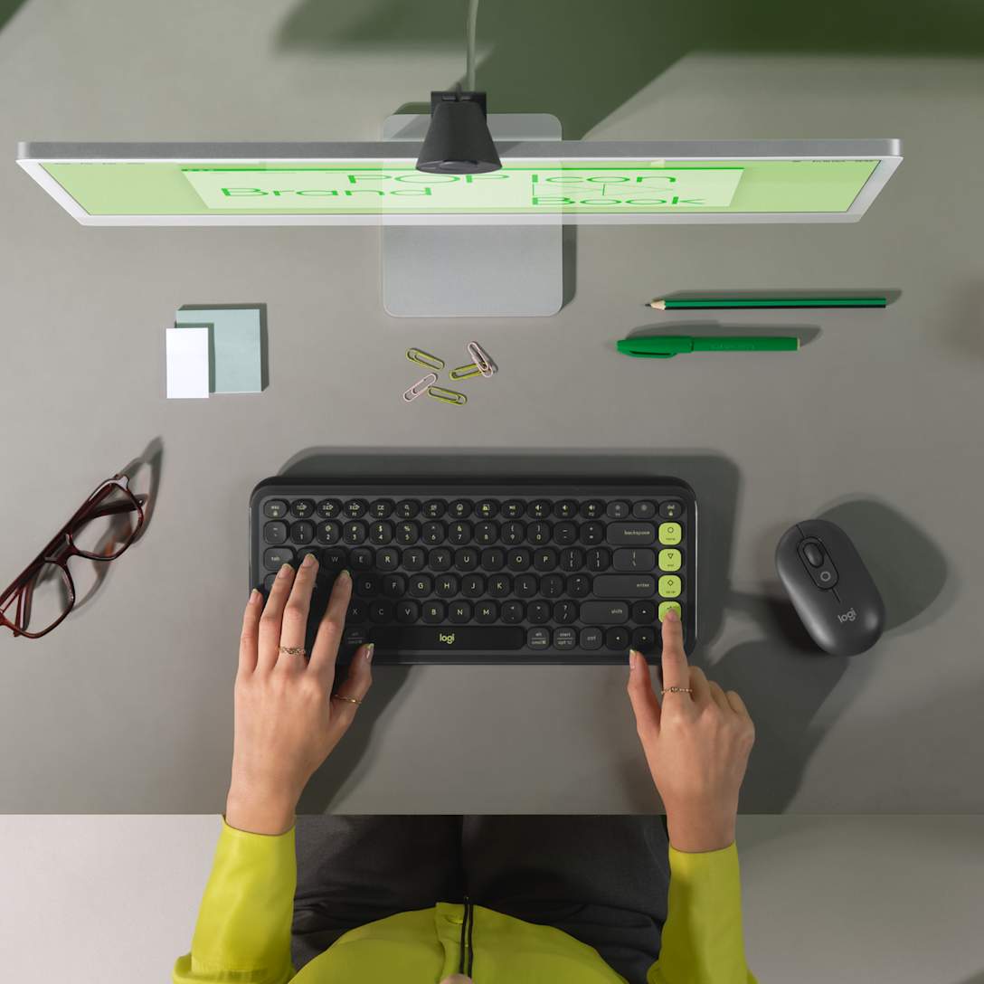 Teclado Bluetooth POP Icon Keys Grafito y Verde de Logitech, vista adicional 2