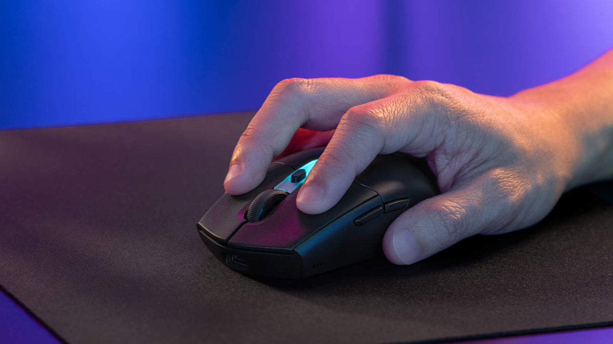 Mouse Gamer G305 X Superlight Negro de Logitech G, en contexto de uso