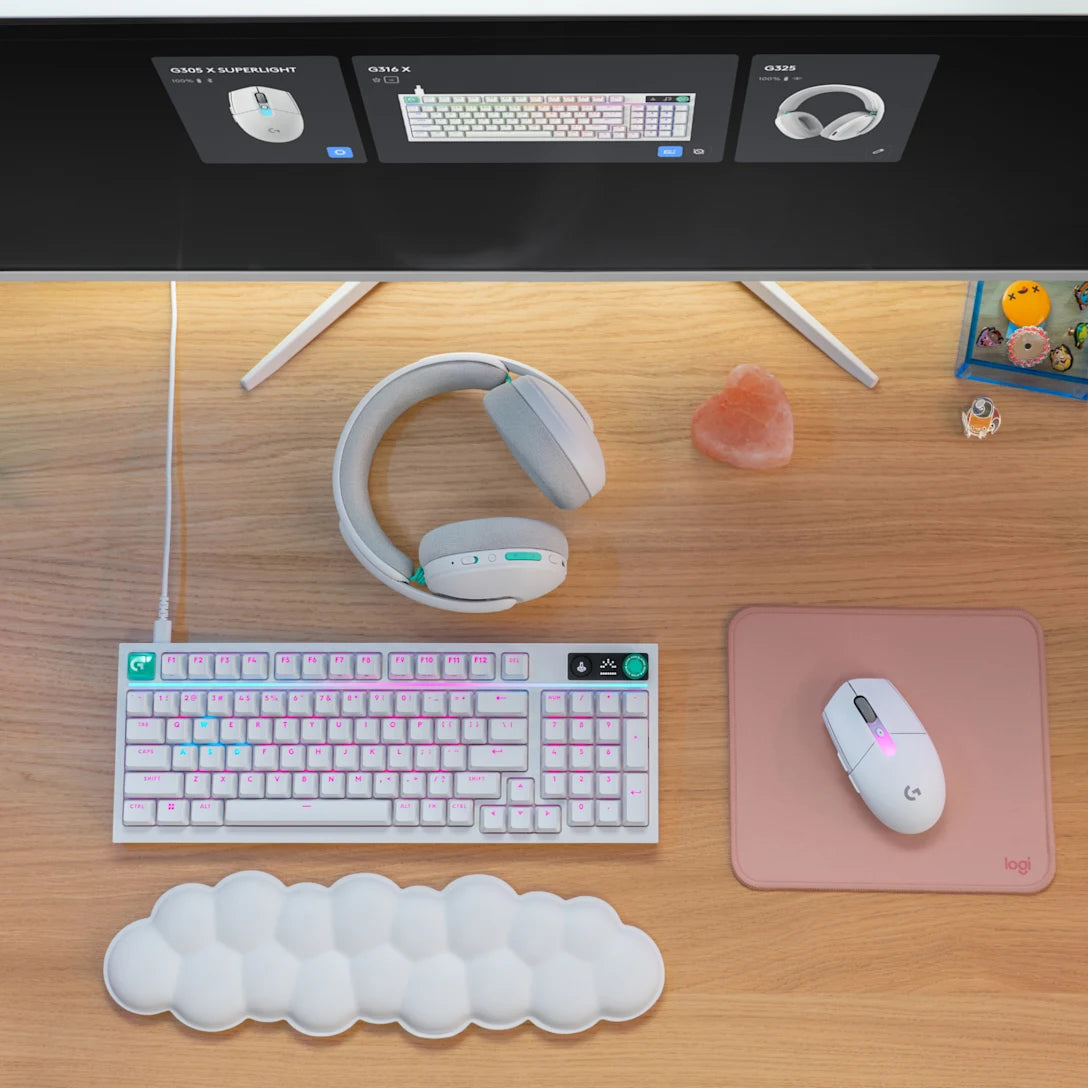 Mouse Gamer G305 X Superlight Blanco de Logitech G, en contexto de uso 3
