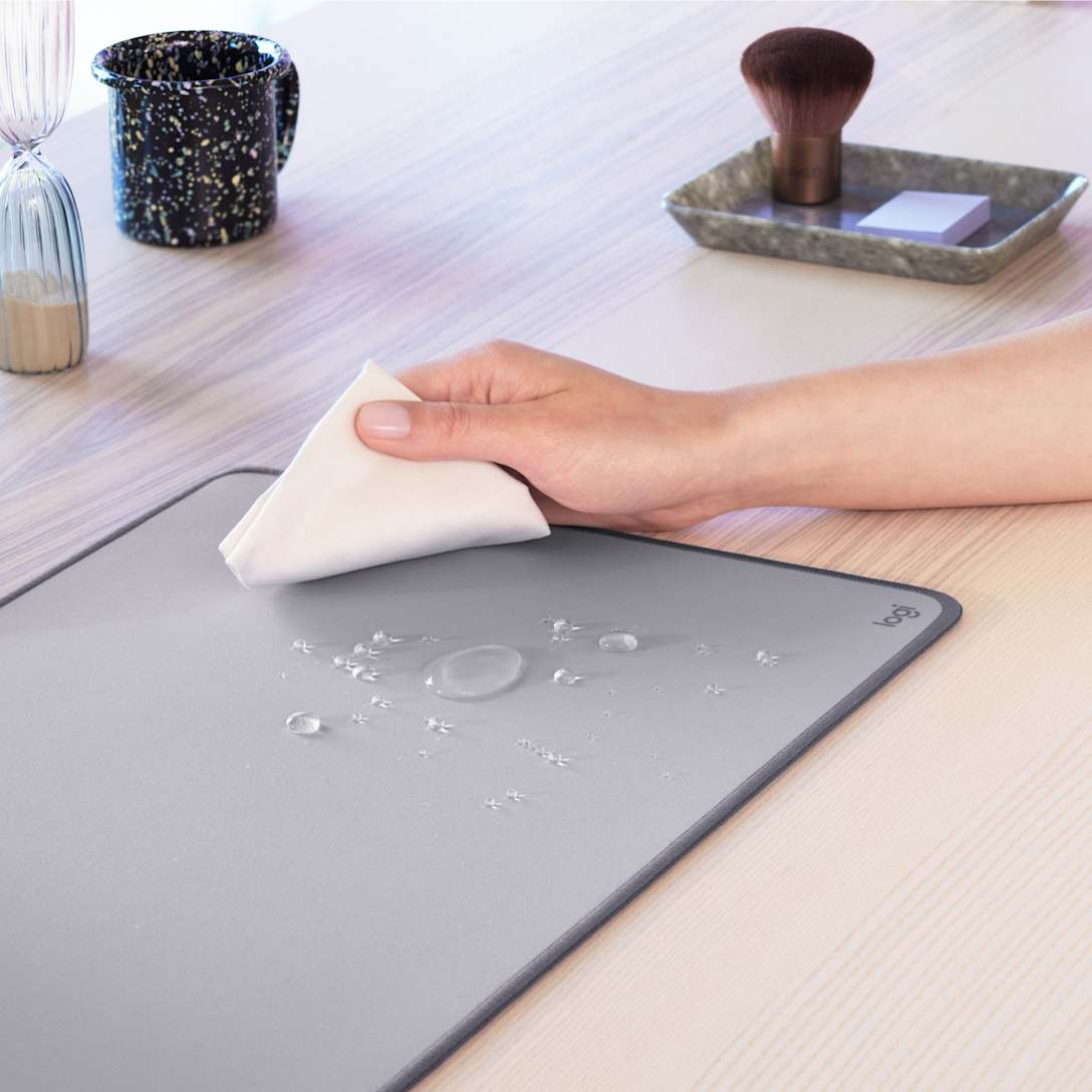 Mousepad Extendido Desk Mat Studio Series Gris Medio de Logitech, vista adicional 2