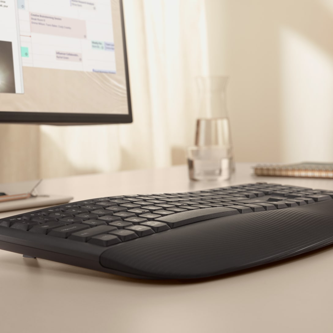 Combo Teclado y Mouse Signature Comfort Plus MK880 Grafito de Logitech, vista adicional 2