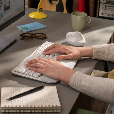 Combo Teclado y Mouse Ergonómico Wave Keys + Lift Blanco de Logitech, vista adicional 4