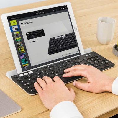Teclado Inalámbrico K780 Multi-Device Gris Oscuro y Blanco de Logitech, vista adicional 4